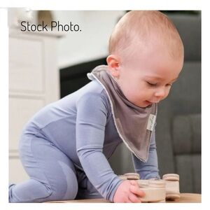 Lot of 2 Bamboo Footed Sleepers (Pip + Phee)